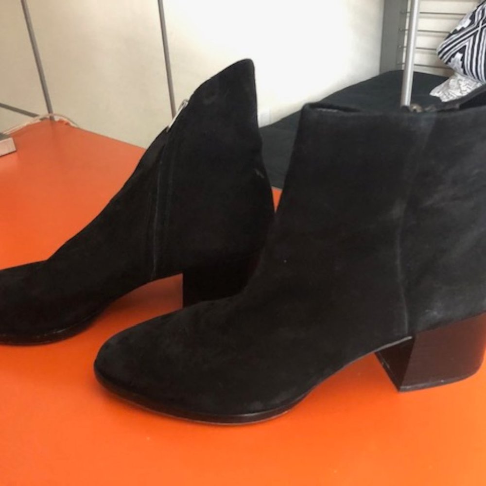 Sam Edelman Black Suede Booties Size 10